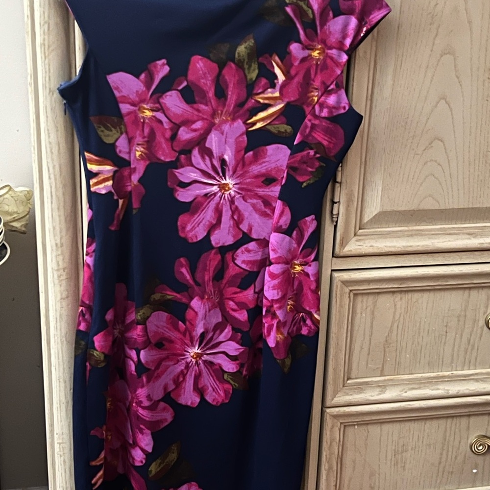 Vibrant Floral Dress - Picture 4 of 4